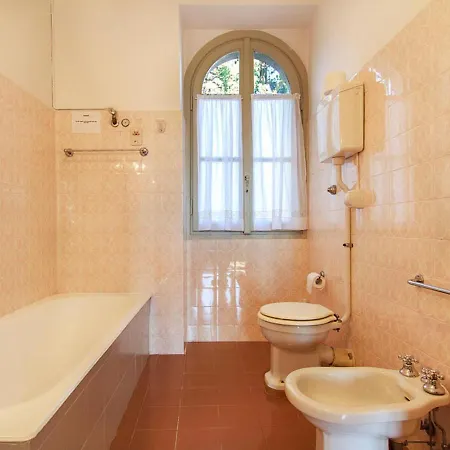 Villino San Remigio 4 Bedrooms 9 Pax Βίλα Βερμπάνια